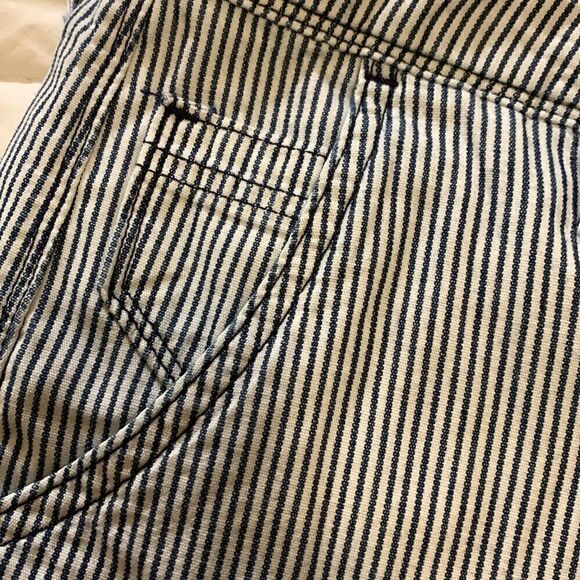 LEVIS, hickory stripe, shorts, great condition, size 32 waist, 5 pockets - Picture 2 of 12